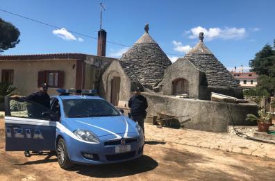 Martina Franca: torna nella casa vacanze e trova un occupante e lavori in corso