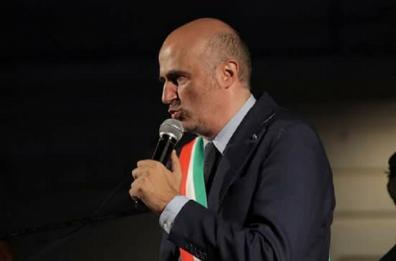 L'ex sindaco di Bitonto all'uninominale, sarà sostenuto da Decaro