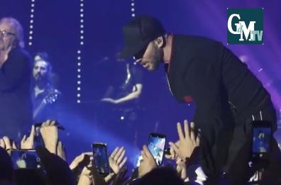 Raf & Tozzi in concerto: Bari in estasi su «Infinito» e «Gloria»