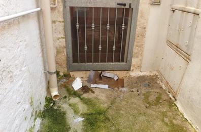 Ceglie Messapica, centro storico scambiato per un bagno pubblico