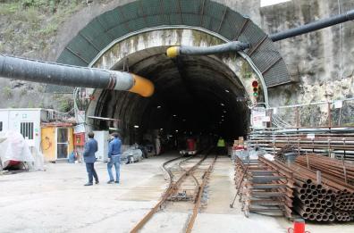 Dopo 40 anni apre la Pavoncelli-bis: sbloccata la galleria idrica sotto l'Irpinia