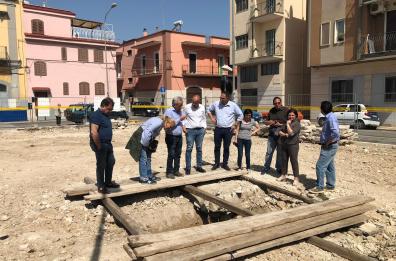 Ceglie del Campo, si apre una voragine nel cantiere e spunta antica cisterna 