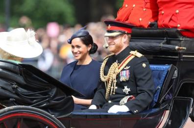 Gran Bretagna, parata reale per Elisabetta: ecco Meghan dopo il parto