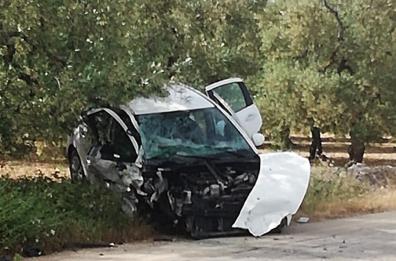 Cassano, scontro frontale tra due auto: feriti trasportati in ospedale