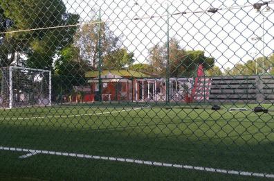 Aradeo, poliziotto 56enne muore giocando a calcetto con gli amici