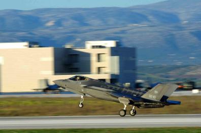 Amendola, due piloti del 32° Stormo superano le 500 ore di volo sugli F-35