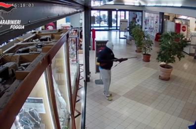 Rapina in gioielleria ed estorsione: 7 arresti nel Foggiano, c'è l'ombra del clan