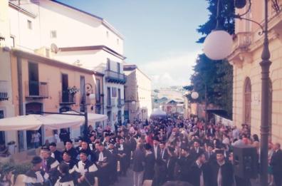 Potenza, la Giornata del laureato in stile college: 130 nuovi "dottori"
