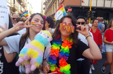Bari Pride 2019, tra slogan e musica: la carica dei 5mila color arcobaleno 