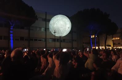 Bari, la magia della Luna illumina il Politecnico