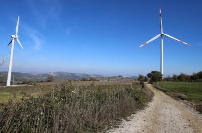 Eolico, troppi incentivi nel Foggiano, il business attira «buoni e cattivi»