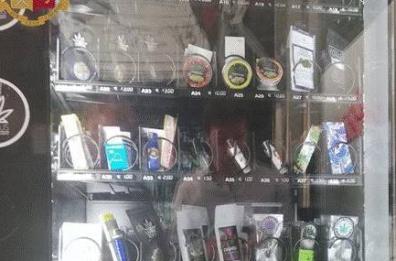 Canapa light, stop della Polizia a distributore nel Tarantino: «è spaccio di droga»