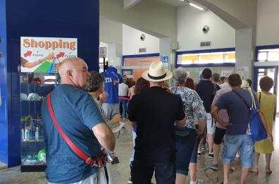Fase 3 in Puglia, porti e aeroporti lavorano a tamponi: arrivate 350 persone da Spagna e Grecia