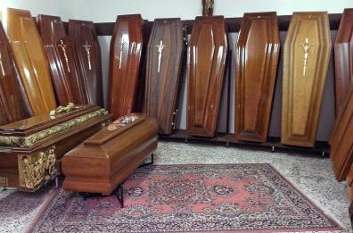 Monopoli, «saldi» ai funerali grazie a lavoro in nero: sette multe 