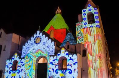 Estate ad Alberobello, i trulli si accendono in onore di Leonardo da Vinci