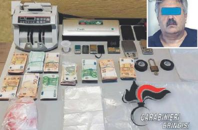In auto 46mila euro, in casa bilancino sporco di cocaina: arrestato ex finanziere