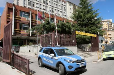 Potenza, certificati medici falsi per avere il porto d'armi: 27 denunce