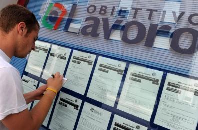 Matera, più di 2 ragazzi su 3 non trovano lavoro
