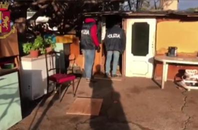 Facevano prostituire minorenni: Procura Bari chiede rinvio a giudizio per 4 rumeni
