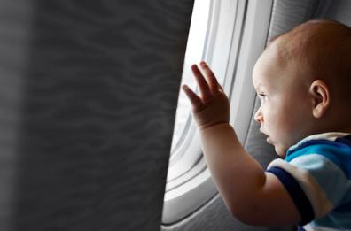 Puglia, battesimo del volo: un attestato per bimbi in aereo per la prima volta