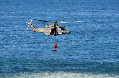 Recupero e sopravvivenza in mare: a Bari esercitazione per i piloti