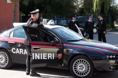 Massafra, riduce il figlio in schiavitù, lo picchia e lo isola: arrestato 47enne