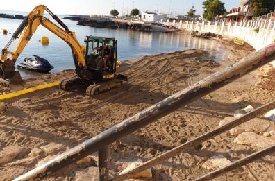 Monopoli, la spiaggia di Cala Porta Vecchia come a Dubai 
