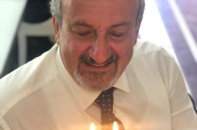 Panzerotti e focaccia: a Bari festa in piazza per i 60 anni di Emiliano