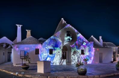 Alberobello Light Festival, il videmapping dal gusto rock su trulli e basilica