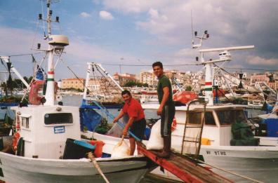 La marineria di Taranto e altri pescatori pugliesi in visita da Papa Francesco