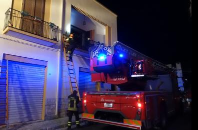 Paura a Casarano, crolla il solaio di una casa: nessun ferito