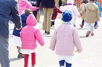 S.Michele S.no: schiaffi e insulti a bambini di 3 anni, maestra sospesa per 9 mesi