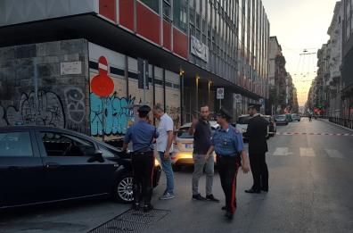 Caos in centro a Bari, allarme bomba in Via Crisanzio: trovata valigia abbandonata