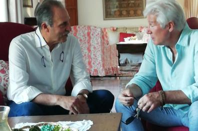 Si alza il sipario sul Festival di Maratea, Richard Gere incontra Bardi