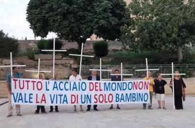 Taranto, genitori in protesta all'alba in difesa della vita