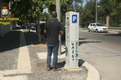 Foggia, truffa sui parcometri: arrestato imprenditore, ha intascato 741mila euro