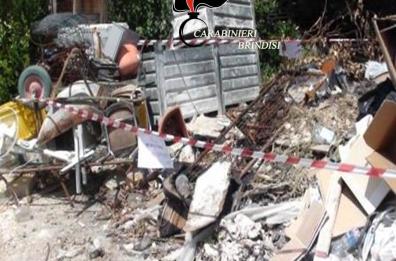 Carovigno, discarica abusiva in azienda e scarico industriale illecito: una denuncia