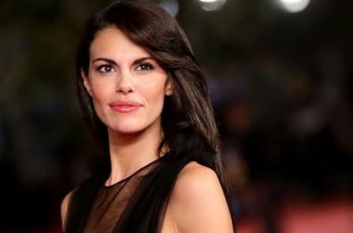 Doppia Guaccero tra tv e fiction: sul set allestito tra Bari e Monopoli