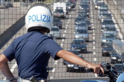 Foggia, il tir si ribalta sulla statale Adriatica: strada chiusa e traffico in tilt