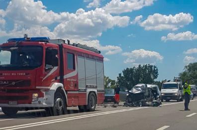 Scontro tra due auto sulla Basentana: 2 morti e 3 feriti
