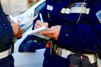 Andria, sorprese in un vicolo del centro a fare la pipì: multate due ventenni