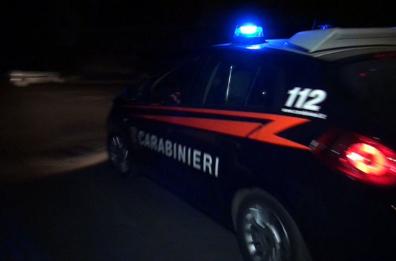 Manfredonia, tentano di uccidere il compagno della madre: padre e figlio 16enne arrestati