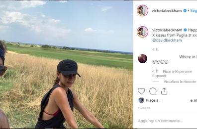 David e Victoria Beckham in vacanza a Savelletri: ecco il selfie in bici