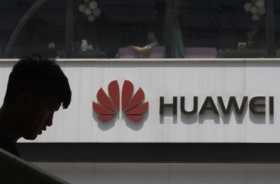 Huawei, Casa Bianca: divieto uso per agenzie governo