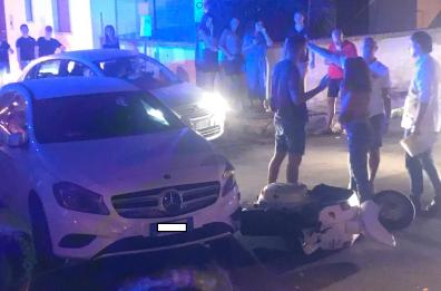 Lecce, scontro auto-moto: ferito a una gamba un minorenne