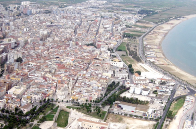 Miasmi a Barletta «salta» il Consiglio. A Trani controlli in azienda sospetta