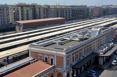 Bari, stazione centrale: entro due mesi sarà riaperto il sottopassaggio giallo Bari, stazione centrale: entro due mesi sarà riaperto il sottopassaggio giallo