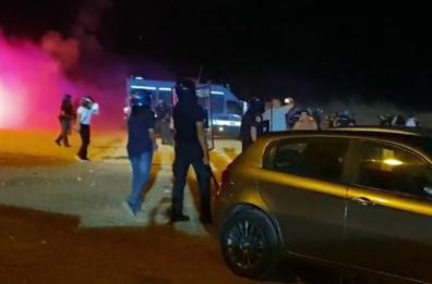 Brindisi-Foggia, scontri tra tifoserie a fine partita: sassi e lacrimogeni