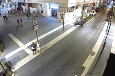 Bari, le nuovi luci in via Sparano dall'«occhio» delle telecamere