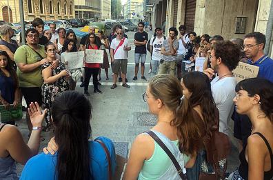 L'Amazzonia brucia, sit in di protesta a Bari davanti consolato Brasile